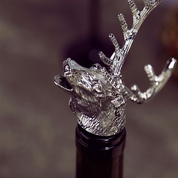 Бутылки виски с винным ликером Deer Head
