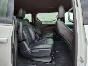 Chrysler Pacifica II 2025 Chrysler Pacifica Hybrid Select 2025 3.6 Elektryczny 260KM, zdjęcie 10