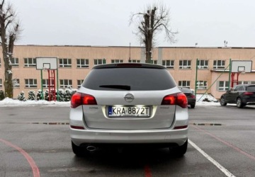 Opel Astra J Sports Tourer 1.4 Turbo ECOTEC 140KM 2011 Opel Astra Opel Astra 1.4 Turbo Cosmo 1.4 Benzyna 140KM, zdjęcie 8