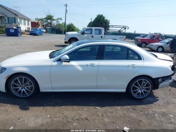 Mercedes Klasa E W213 2021 Mercedes-Benz Klasa E 350 2021 2.0l 2.0 Benzyna 255KM, zdjęcie 2