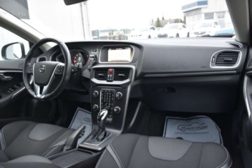 Volvo V40 II 2017 Volvo V40 Lift Duza-Navi Full-LED Klimatronic Tempomat Ambiente AluFelgi, zdjęcie 8