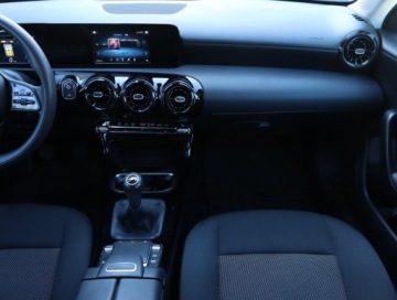 Mercedes Klasa A W177/V177 Hatchback 1.3 160 109KM 2020 Mercedes A A 160, Salon Polska, Serwis ASO, Klima, zdjęcie 7