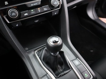 Honda Civic X Hatchback 5d 1.0 VTEC Turbo 129KM 2018 Honda Civic 1.0 VTEC Turbo, Navi, Klima, zdjęcie 12