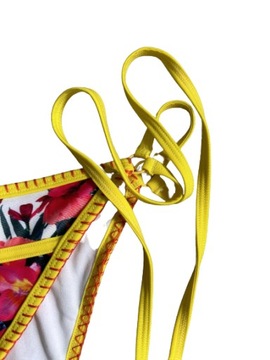 Трусики внизу купальника 46 размера.