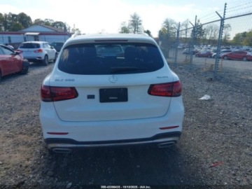 Mercedes GLC C253 2021 Mercedes-Benz GLC 2021 Mercedes-Benz GLC 300 4MATIC SUV 2.0 Benzyna 255KM, zdjęcie 3