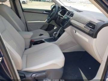 Volkswagen Tiguan II 2022 Volkswagen Tiguan 2.0T SE 2022 2.0 Benzyna 184KM, zdjęcie 9