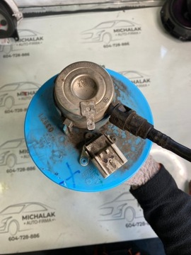 CHRYSLER SEBRING II 2 PLOVÁK PUMPIČKA PALIVA 4879065AA