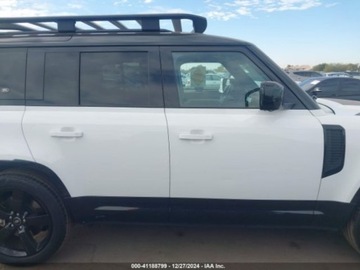 Land Rover Defender IV (L663) 2022 Land Rover Defender 110 X-Dynamic HSE 2022 3.0l 3.0 Benzyna 395KM, zdjęcie 6