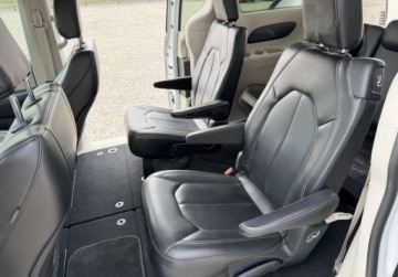 Chrysler Voyager V 2020 Chrysler Voyager 3.6 BENZ 291 KM 2020r 117.000 km Warszawa 3.6 291KM, zdjęcie 8