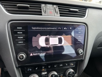 Skoda Octavia III Liftback Facelifting 2.0 TDI 150KM 2018 Skoda Octavia Hak, Podgrzewana przednia szyba/ DSG, zdjęcie 19