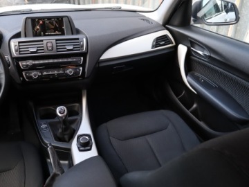 BMW Seria 1 F20-F21 Hatchback 5d Facelifting 2015 118i 136KM 2016 BMW 1 118i, Salon Polska, 1. Właściciel, Klima, zdjęcie 7