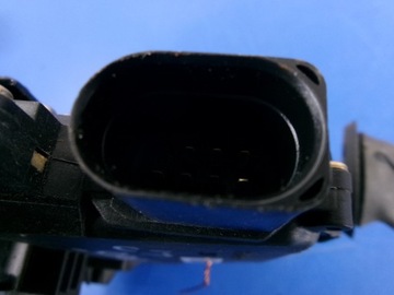 AUDI A2 8Z 5D ZÁMEK DVEŘE PŘEDNÍ LEVÝ 8Z2837015E 7PIN