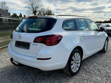 Opel Astra J Sports Tourer 1.4 Twinport ECOTEC 100KM 2011 Opel Astra Grz. Fotele Kierownica Navi Gwarancja, zdjęcie 4