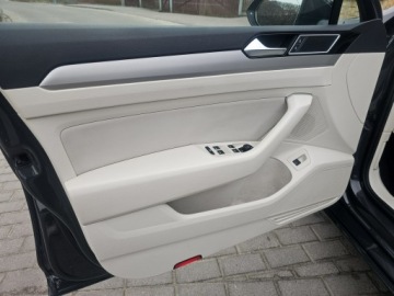 Volkswagen Passat B8 Variant 1.6 TDI 120KM 2015 Volkswagen Passat Moonstone Grey KAMERA BlueMotion, zdjęcie 9