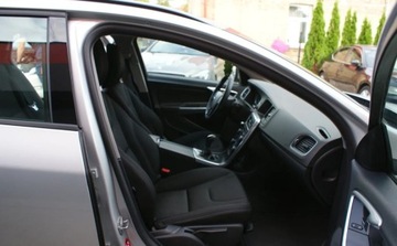 Volvo V60 I Kombi Facelifting 2.0 D2 DRIVE-E 120KM 2018 Volvo V60 Volvo V60 D2 Drive-E Momentum 2.0 Diesel 120KM, zdjęcie 6