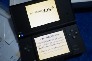 NINTENDO DSi TWL-001 ЧЕРНЫЙ Заводская комплектация (2)
