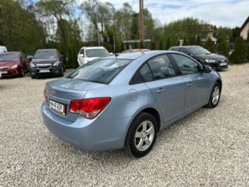 Chevrolet Cruze Sedan 1.6 16V DOHC 124KM 2011 Chevrolet Cruze Przebieg 92tyskm!!! bezwypadkowy 1.6 Benzyna 124KM, zdjęcie 4