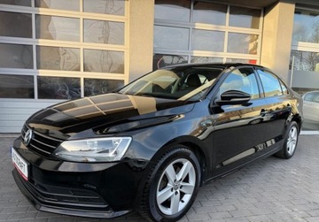 Volkswagen Jetta VI Sedan Facelifting 2.0 TDI 110KM 2016 Volkswagen Jetta Salon Polska ,Czujniki parkowania, FV-VAT 23 2.0 Diesel, zdjęcie 2