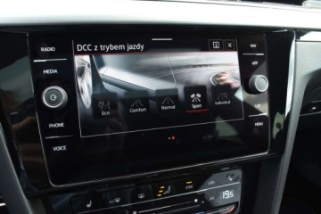 Volkswagen Arteon Fastback Facelifting 2.0 TSI 190KM 2022 Volkswagen Arteon SalonPL 2.0 TSI 190KM R-Line DSG PanoramaAmbienteDCCALU, zdjęcie 21