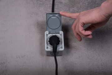 ОДИНАРНАЯ РОЗЕТКА ЗАКРЫВАЮЩЕЙСЯ ПОВЕРХНОСТИ ПРОМЫШЛЕННАЯ IP54 JLM TIGHT