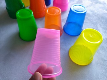 CUP TOWERS Кодирование для дошкольников Набор из 20 карточек и 50 стаканчиков