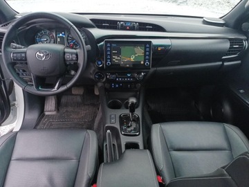 Toyota Hilux VIII Podwójna kabina Facelifting 2.8 D-4D 204KM 2023 Toyota Hilux 2.8 D-4D Double Cab Invincible Sport, zdjęcie 13