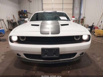 Dodge Challenger III 2021 Dodge Challenger DODGE CHALLENGER SXT AWD 3.6 Benzyna 303KM, zdjęcie 1