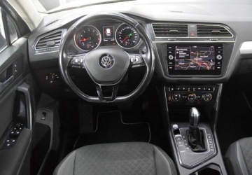 Volkswagen Tiguan II SUV 1.5 TSI EVO 150KM 2018 Volkswagen Tiguan PL Salon _ Automat _ Kamera _ Relingi _ 2 kompl kol 1.5, zdjęcie 22