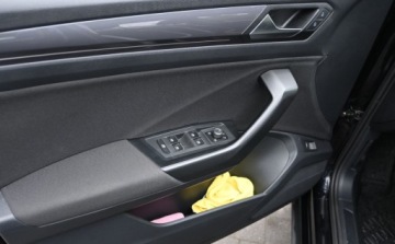 Volkswagen T-Roc I SUV 2.0 TDI 150KM 2021 Volkswagen T-Roc 2,0 TDI 150 KM DSG Nawigacja Kamera DIGITAL FULL UNITED, zdjęcie 21