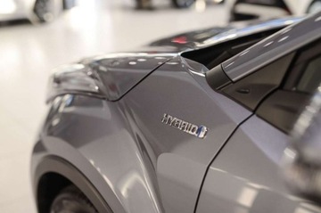 Toyota C-HR I Crossover Facelifting 1.8 Hybrid 122KM 2021 Toyota C-HR 1.8 Hybrid Style 1.8 Hybryda 122KM, zdjęcie 16