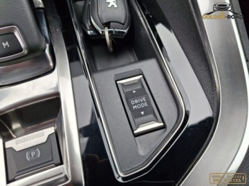 Peugeot 3008 II Crossover Facelifting  1.5 BlueHDi 130KM 2021 Peugeot 3008 1,5 hdi GT LINE alcantara kamera alu oplacony 1.5 Diesel, zdjęcie 25