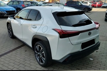 Lexus UX Crossover Facelifting 2.0 250h 184KM 2023 Od ręki - Lexus Ux 250h GPF Business 2WD 184KM I Pakiet Techno!, zdjęcie 4