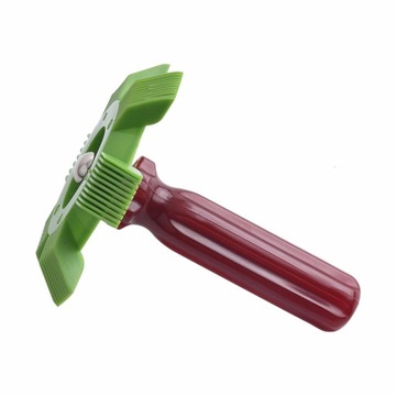 Инструмент для чистки системы охлаждения автомобиля.