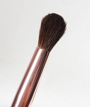PĘDZEL CHARLOTTE TILBURY EYE BLENDER BRUSH