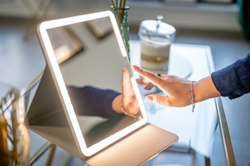 HUMANAS Зеркало для макияжа со светодиодной подсветкой CASE