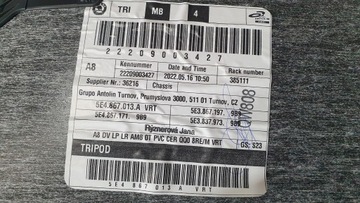 KD-514 BOCZEK DRZWI LEWY PRZÓD SKODA OCTAVIA IV 5E4867013 OE