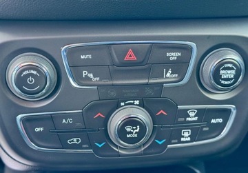 Jeep Compass II SUV 1.4 MultiAir 140KM 2020 Jeep Compass 1.4T 140KM Night Eagle Czarny dach i alu Navi Kamera ACC Lane, zdjęcie 23