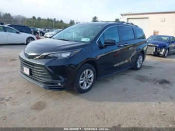 Toyota Sienna III 2022 Toyota Sienna Xle Woodland Edition, 2022r., 4x4, 2.5L 2.5 Benzyna 189KM, zdjęcie 1