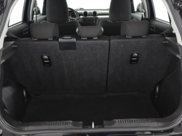 Suzuki Swift VI Hatchback Facelifting 1.2 DualJet SHVS 83KM 2021 Suzuki Swift mHEV klima tempomat, zdjęcie 19