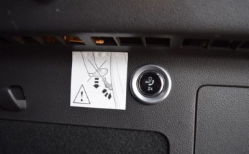 Ford Kuga II SUV Facelifting 2.0 TDCi 180KM 2017 Ford Kuga 2.0 TDCI 180P AWD ST-Line PowerShif Fuul Ledy Kamera Lopatki, zdjęcie 33