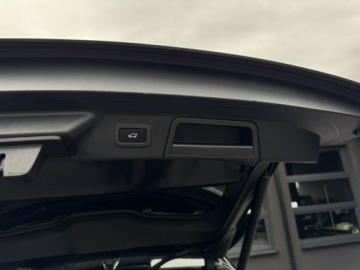 Land Rover Range Rover Velar SUV 2.0 Si4 250KM 2019 Land Rover Range Rover VELAR R DYNAMIC S P250, zdjęcie 11