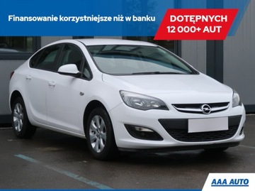 Opel Astra J Sedan 1.6 Twinport ECOTEC 115KM 2018 Opel Astra 1.6 16V, Salon Polska, Klima, Tempomat