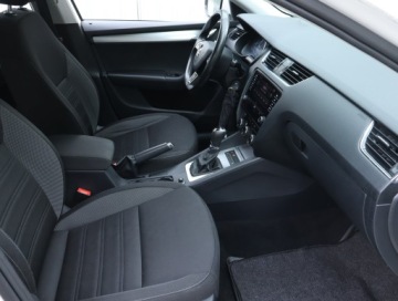 Skoda Octavia III Liftback Facelifting 2.0 TDI 150KM 2019 Skoda Octavia 2.0 TDI, Salon Polska, DSG, Navi, zdjęcie 8