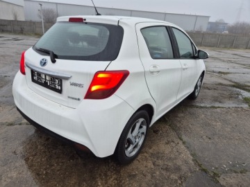 Toyota Yaris III Hatchback 5d Facelifting Hybrid 100KM 2015 Toyota Yaris Hybrid, zdjęcie 4