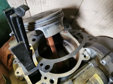 Детали двигателя KTM 690 08R, двигатель весь по запчастям