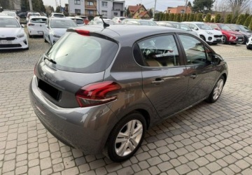 Peugeot 208 I Hatchback 5d Facelifting 1.2 PureTech 82KM 2018 Peugeot 208 1,2 83KM Klimatyzacja Serwis 1.2 Benzyna 83KM, zdjęcie 5