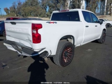 Chevrolet Silverado II 2022 Chevrolet Silverado 2022r., 4x4, 2.7L 2.7 Benzyna 310KM, zdjęcie 3