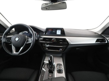 BMW Seria 5 F10-F11 Touring Facelifting 520d 190KM 2017 BMW 520 Automat Sport Line Navi Tempomat Grzana, zdjęcie 14