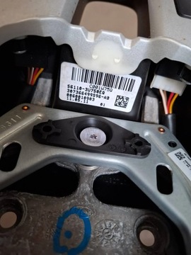 KIA SPORTAGE III 10-16R VOLANT KŮŽE 56110-3U750