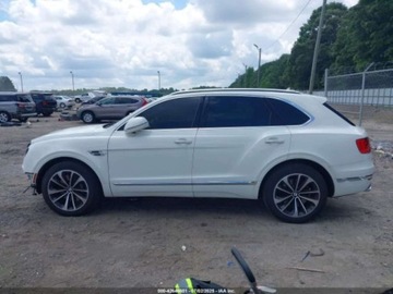 Bentley Bentayga 2019 Bentley Bentayga V8 2019 4.0l 4.0 Benzyna 542KM, zdjęcie 2